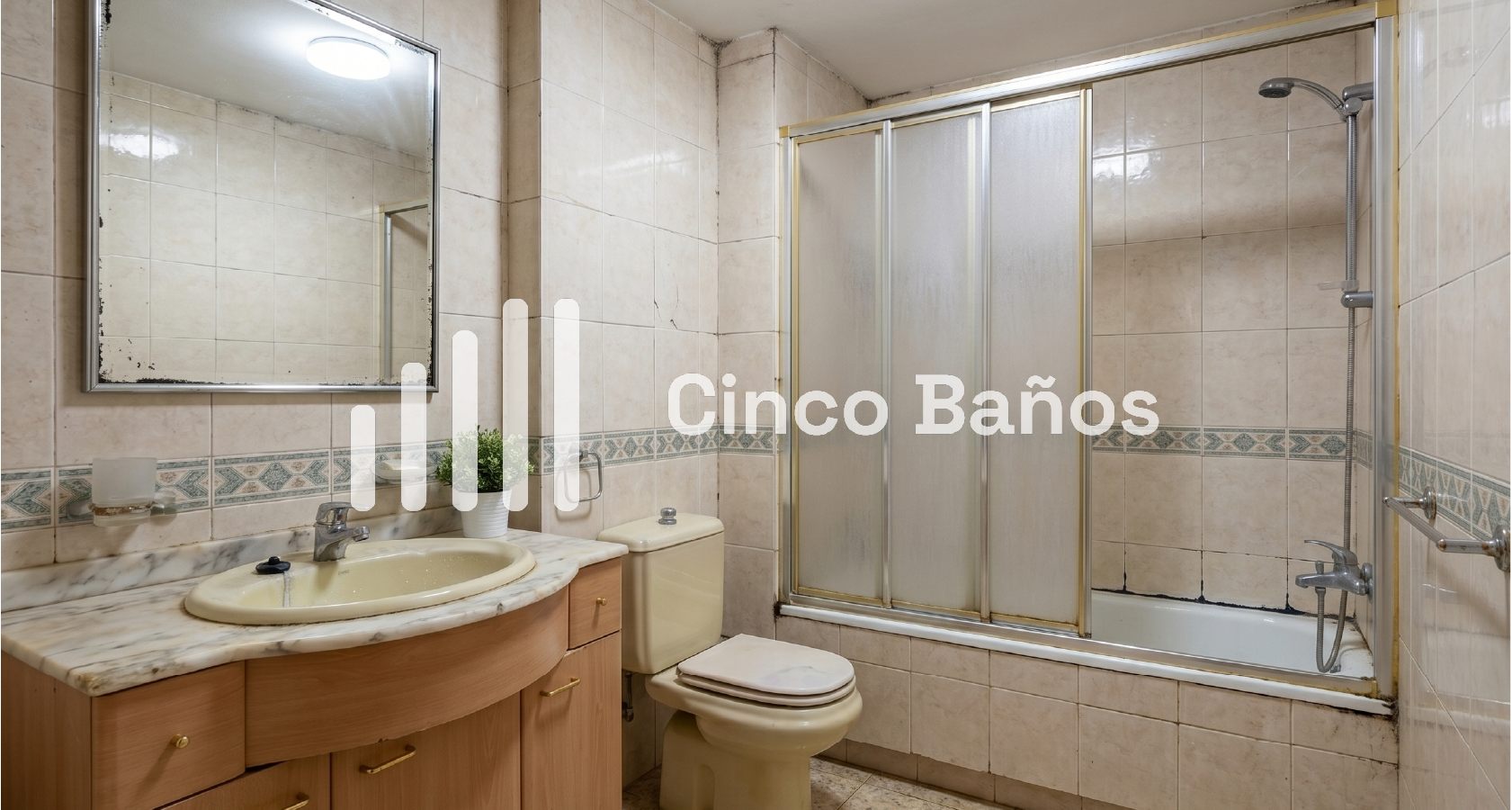 Baño en ático de Salamanca, antes de la reforma